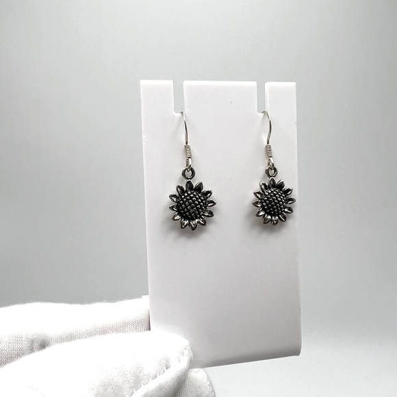 .925 Sterling Silver Sunflower Earrings - Picture 6 of 14